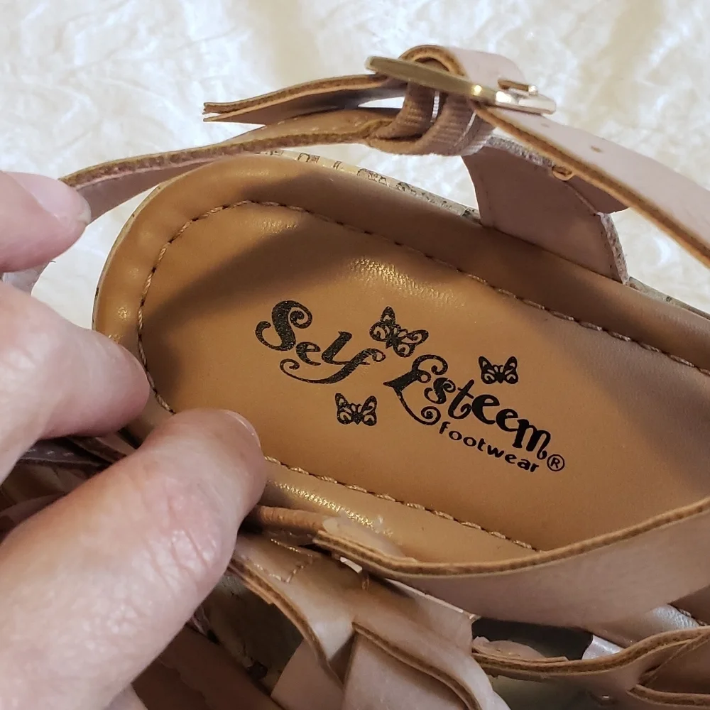SELF ESTEEM  NUDE PLATFORMS SANDALS SIZE 81/2 NEW